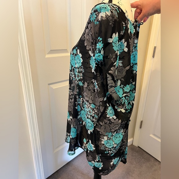 Torrid Size 1 High Low Top EUC 1X Worn Once - Picture 8 of 9